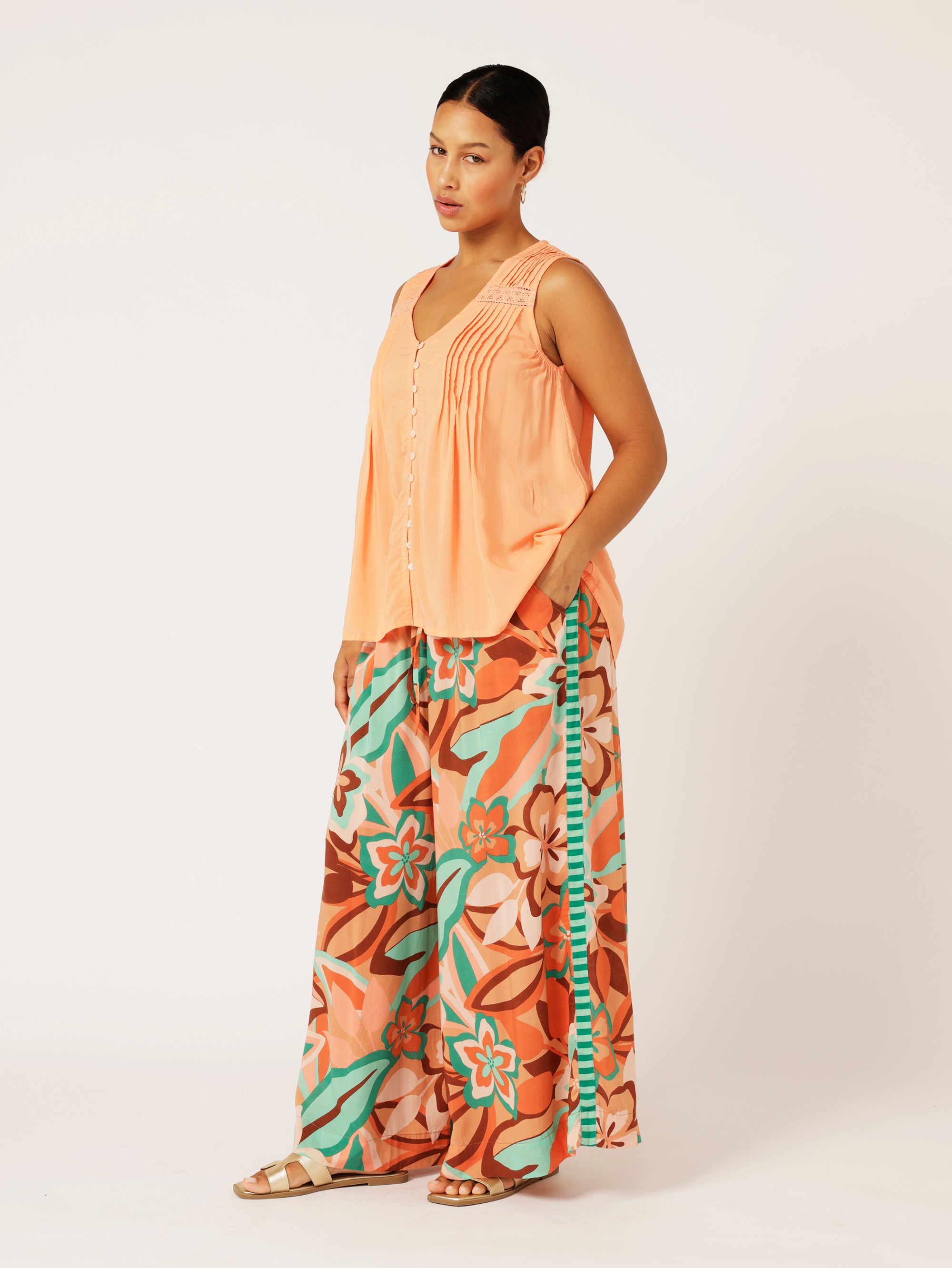 Camilla Top (Sleeveless) | Coral - Saffron Road