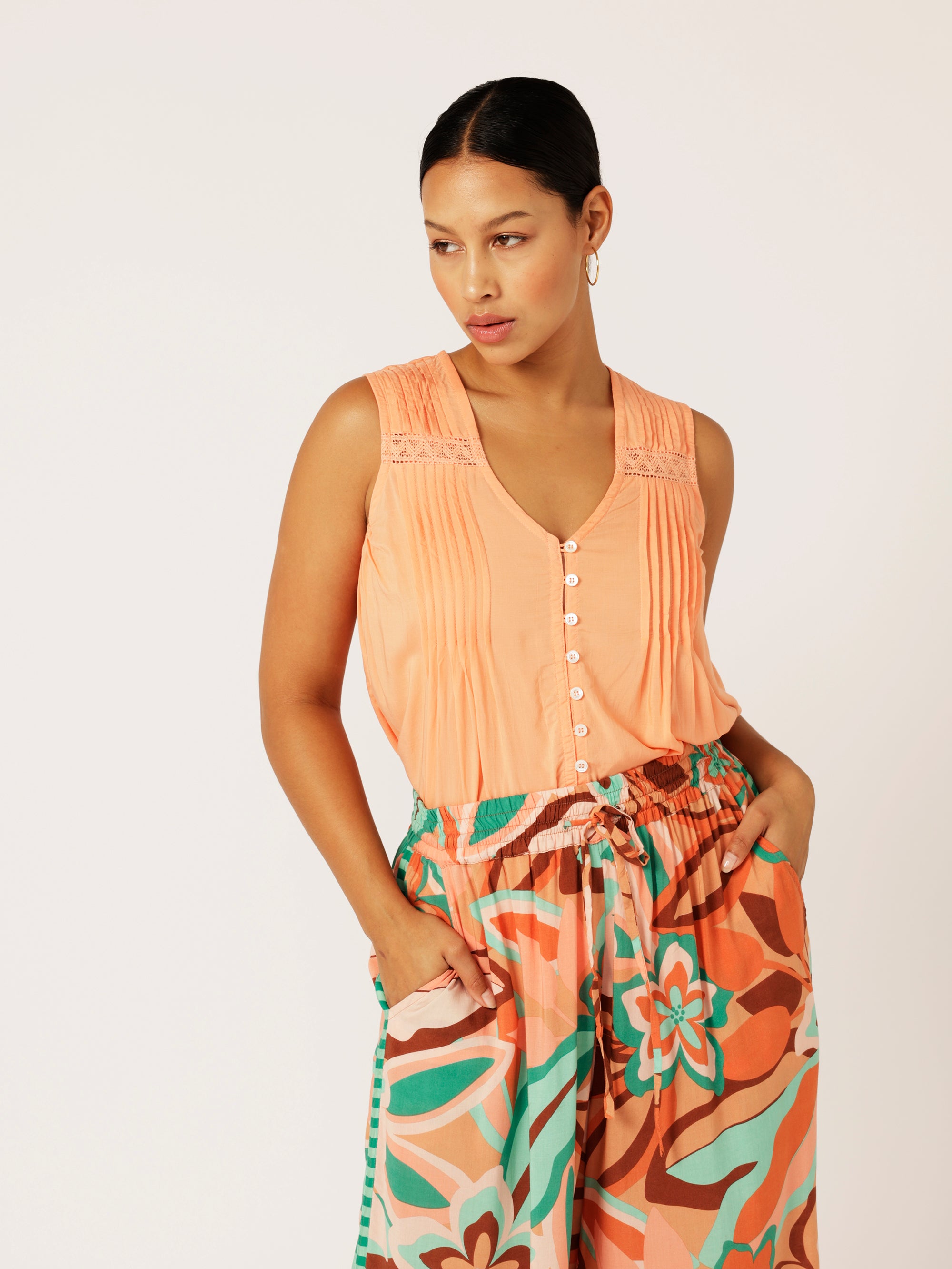 Camilla Top (Sleeveless) | Coral - Saffron Road