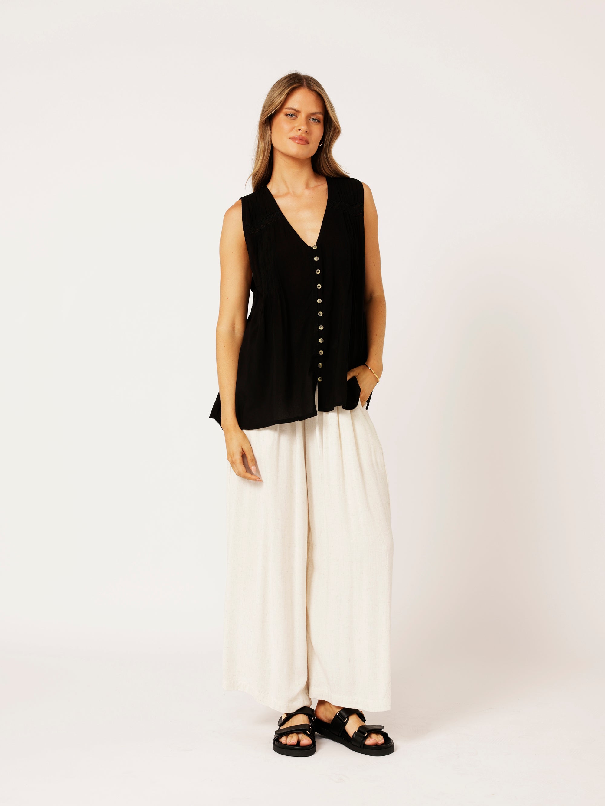 Camilla Top (Sleeveless) | Black - Saffron Road