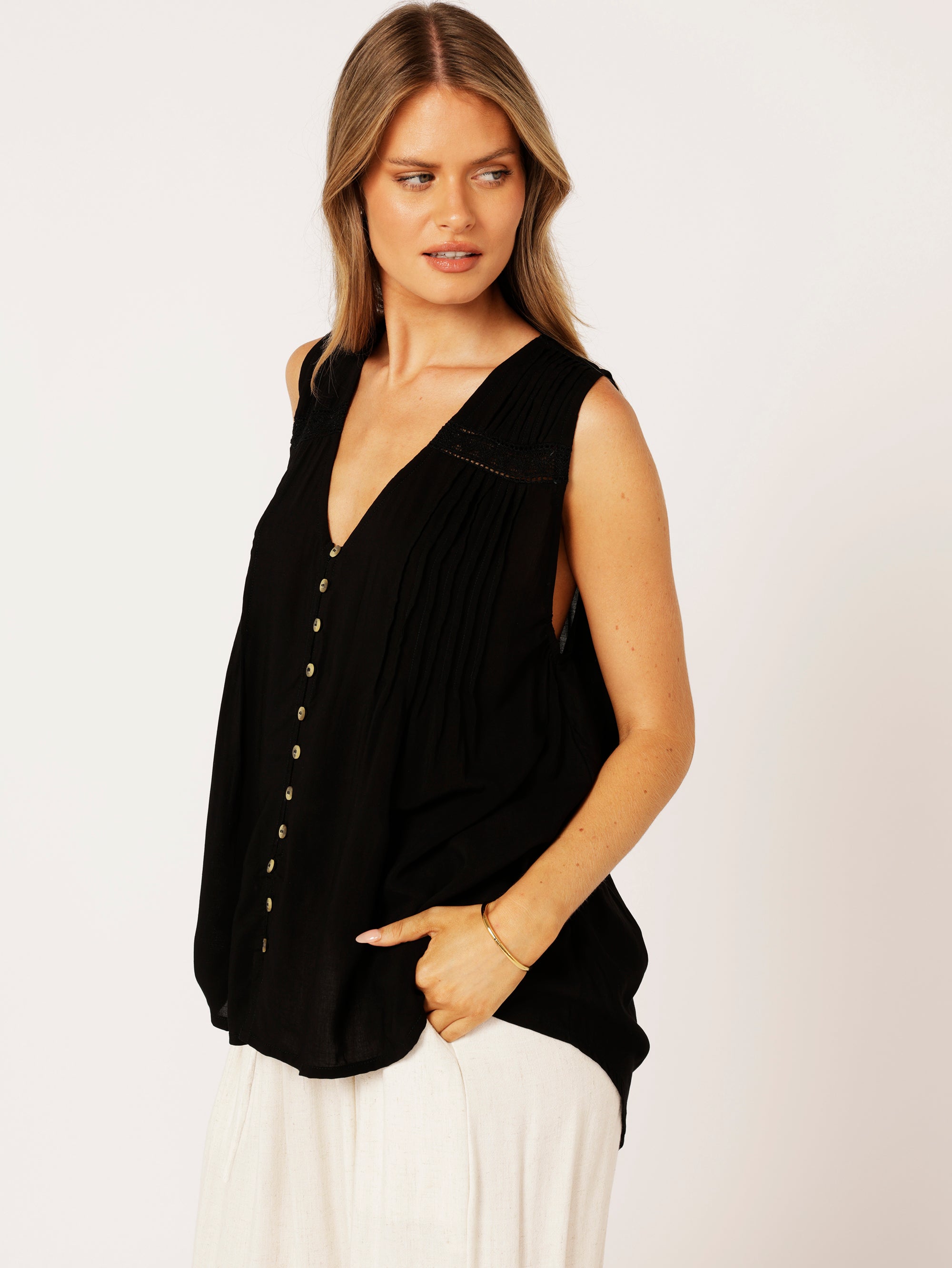 Pre_ORDER Camilla Top (Sleeveless) | Black - Saffron Road