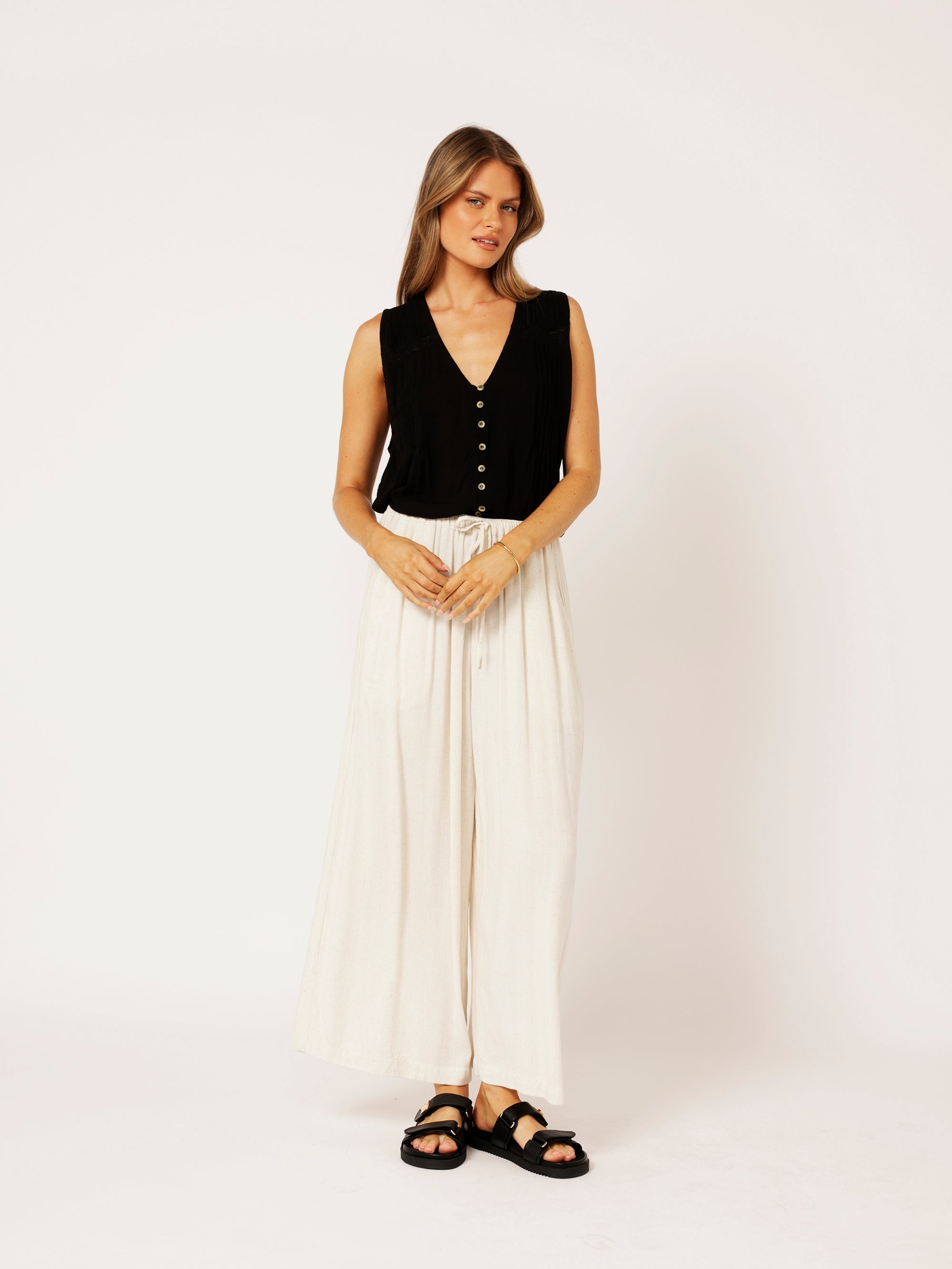 Camilla Top (Sleeveless) | Black - Saffron Road