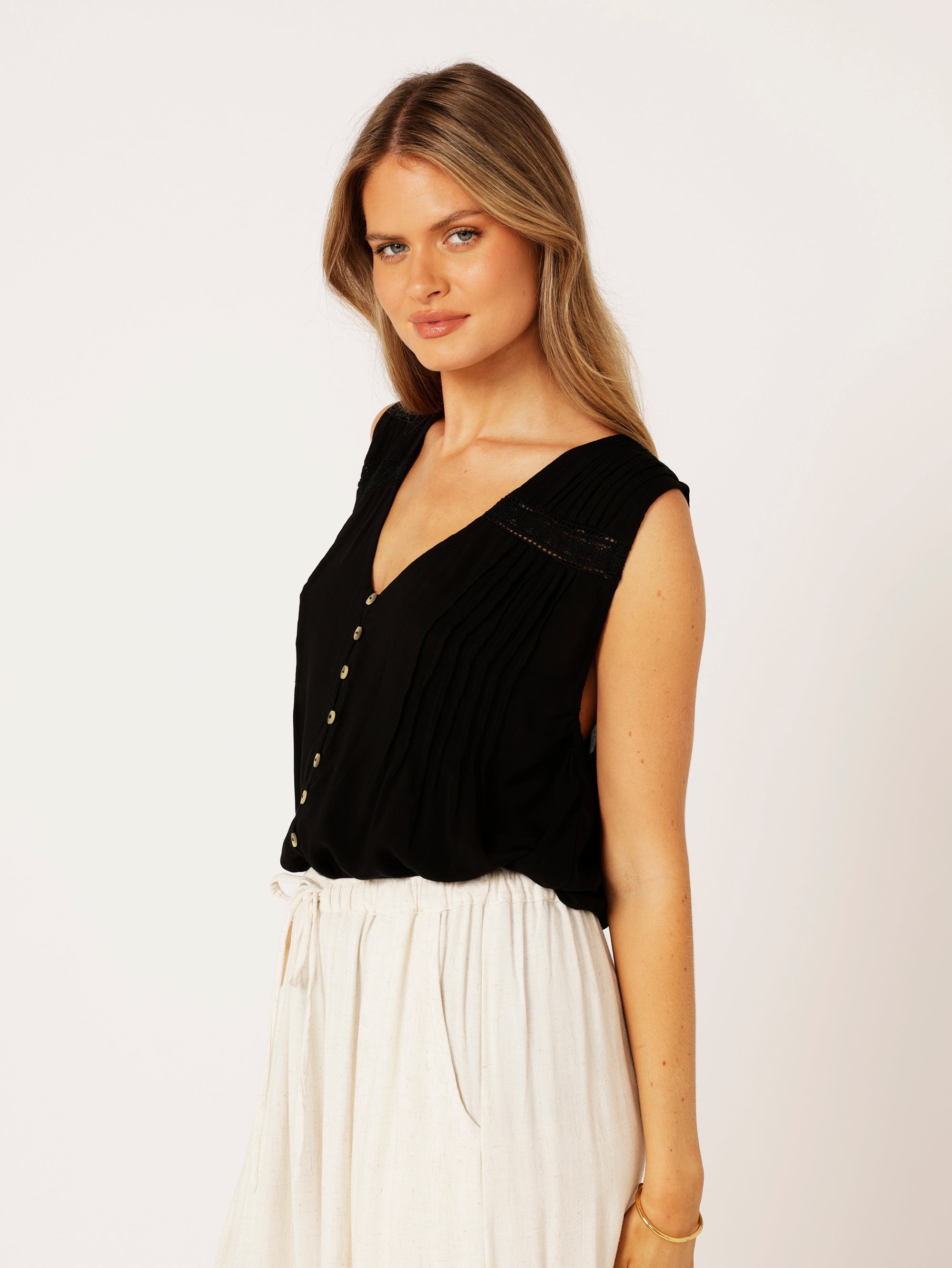 Camilla Top (Sleeveless) | Black - Saffron Road